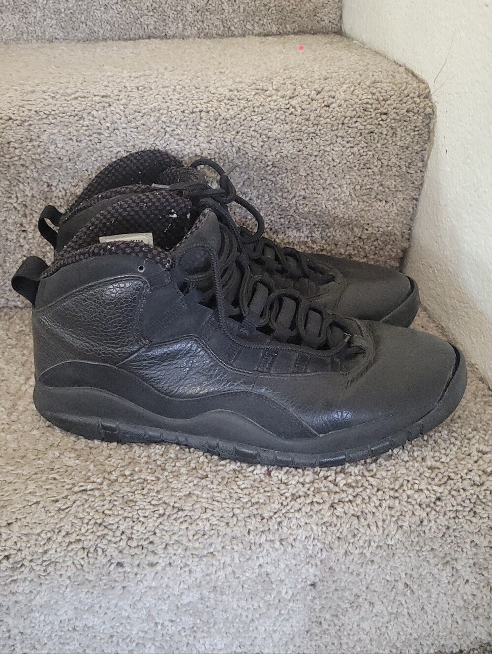 Air Jordan 10 Retro Sneakers Size 10.5 ( Flawed)